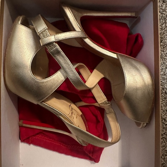 Christian Louboutin heels - Picture 3 of 7